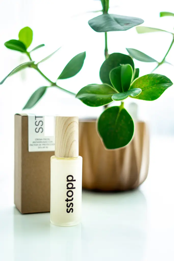 crema facial solar antiarrugas